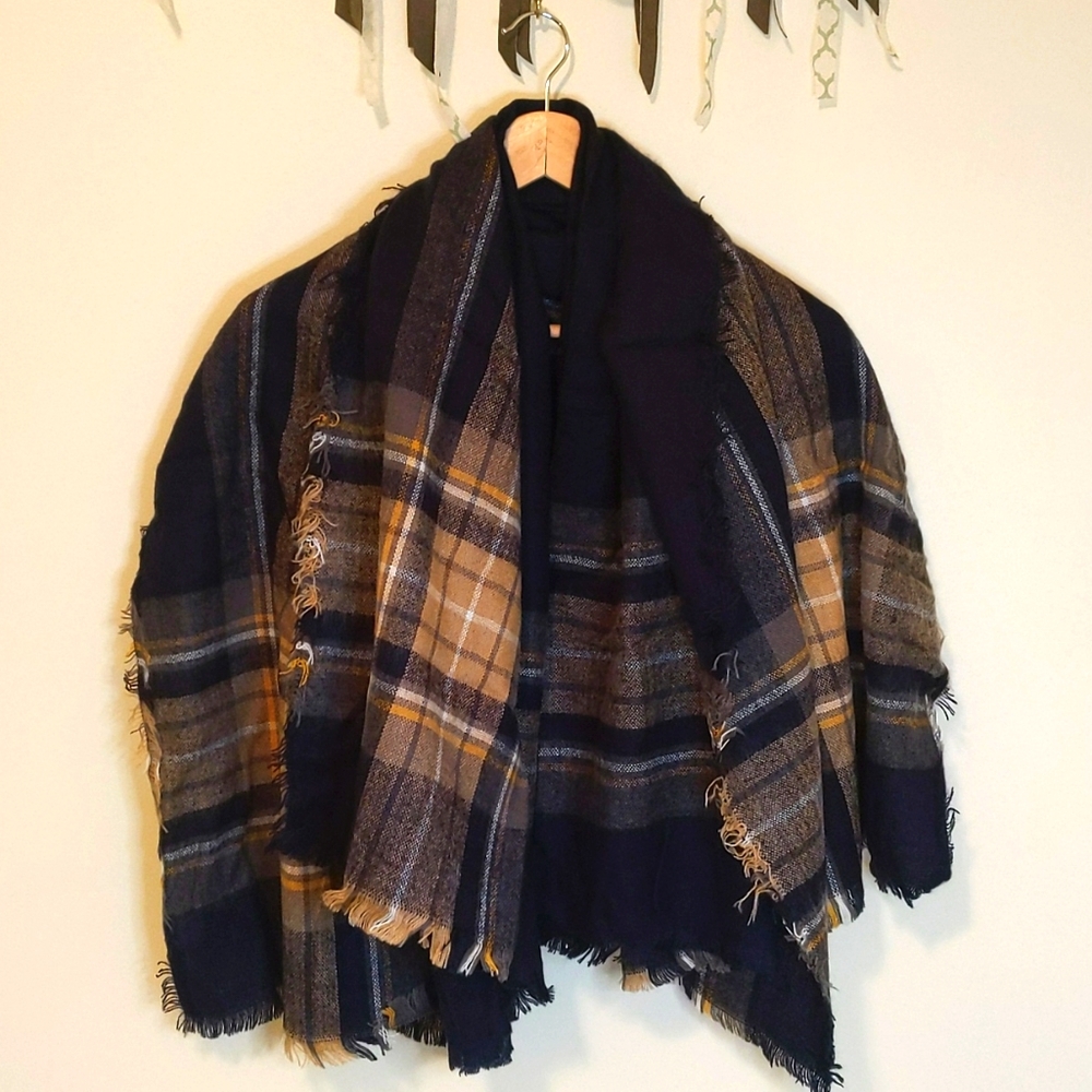 Large Navy and Gold Plaid Blanket Scarf NWOT